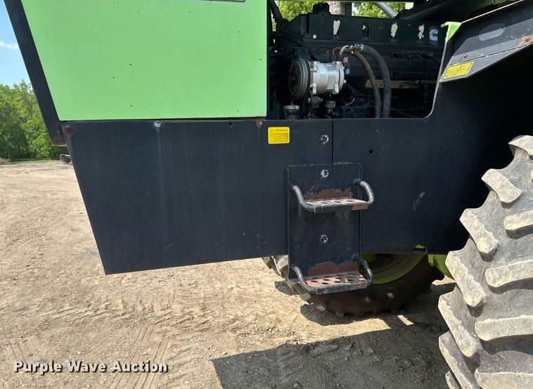 image for item EB2610 1984 Steiger Bearcat KM-225 4WD tractor