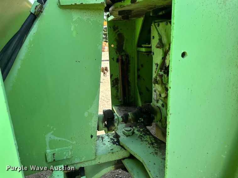 image for item EB2610 1984 Steiger Bearcat KM-225 4WD tractor