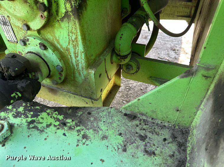 image for item EB2610 1984 Steiger Bearcat KM-225 4WD tractor