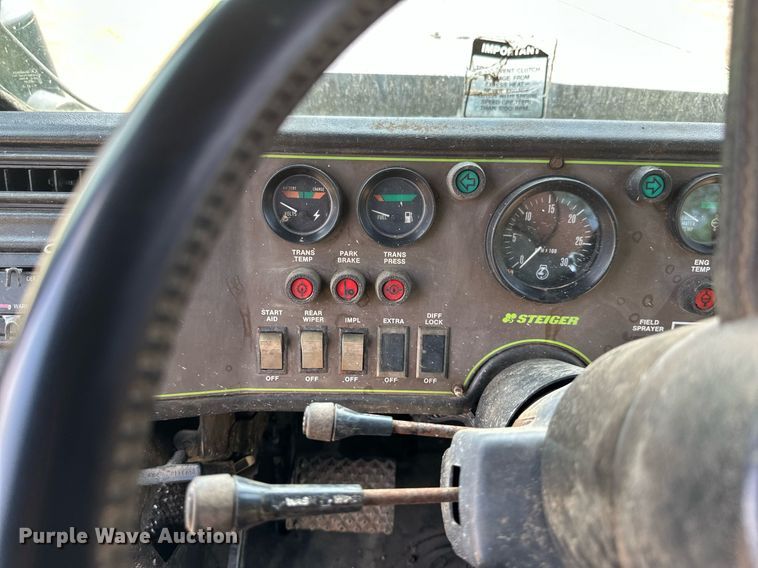 image for item EB2610 1984 Steiger Bearcat KM-225 4WD tractor