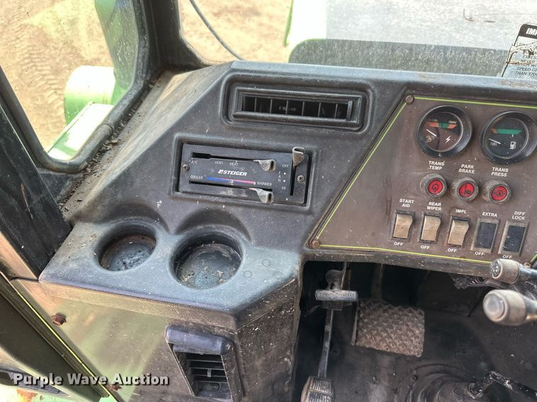 image for item EB2610 1984 Steiger Bearcat KM-225 4WD tractor