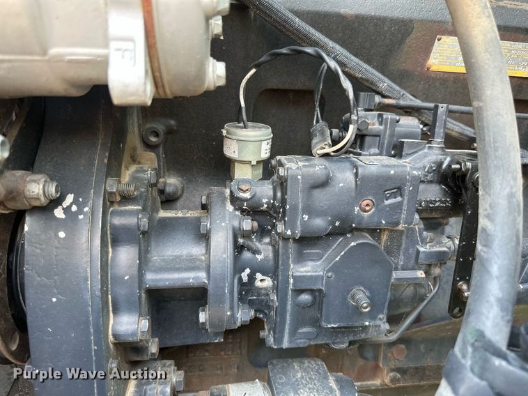 image for item EB2610 1984 Steiger Bearcat KM-225 4WD tractor