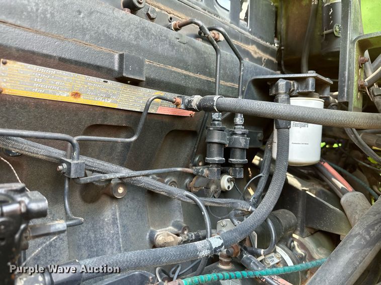 image for item EB2610 1984 Steiger Bearcat KM-225 4WD tractor