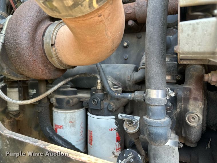 image for item EB2610 1984 Steiger Bearcat KM-225 4WD tractor