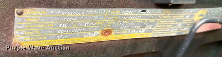 image for item EB2610 1984 Steiger Bearcat KM-225 4WD tractor