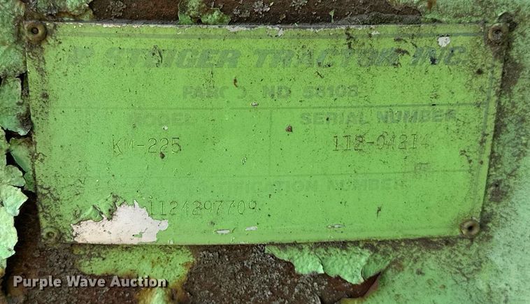 image for item EB2610 1984 Steiger Bearcat KM-225 4WD tractor