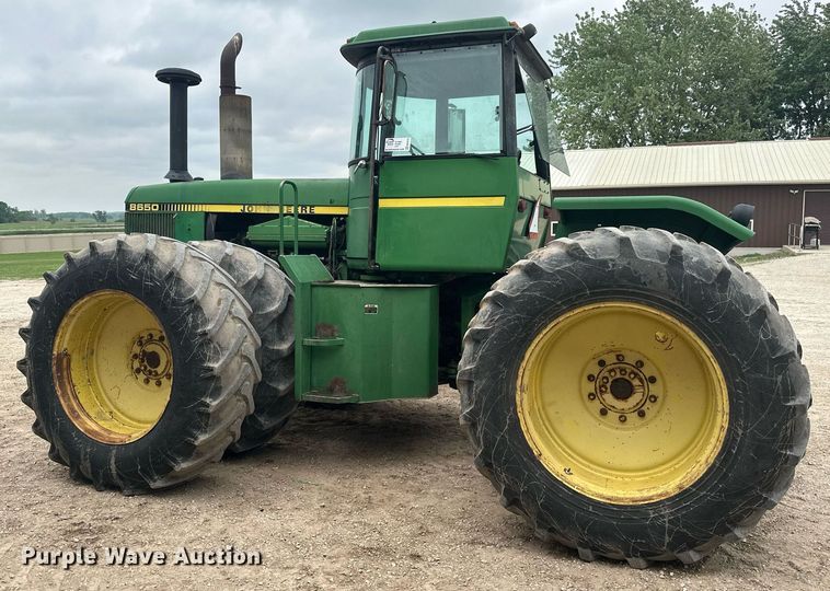 image for item EB2635 1981 John Deere 8640H 4WD tractor