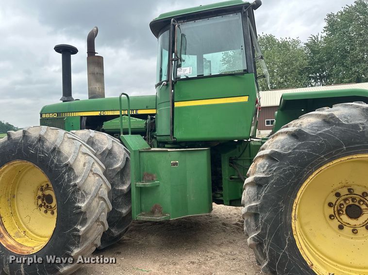 image for item EB2635 1981 John Deere 8640H 4WD tractor