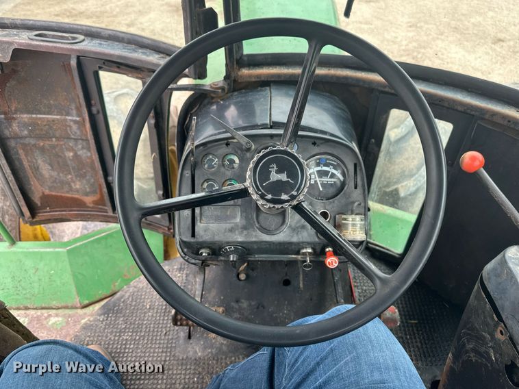 image for item EB2635 1981 John Deere 8640H 4WD tractor