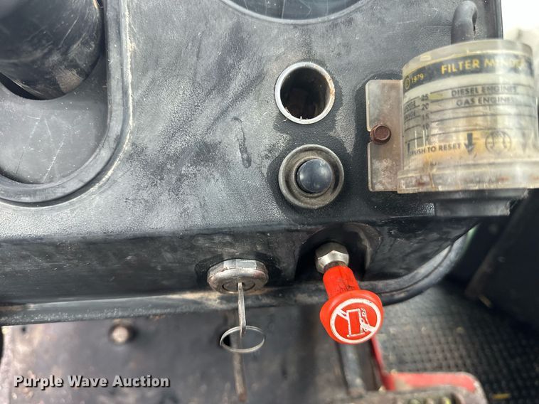 image for item EB2635 1981 John Deere 8640H 4WD tractor