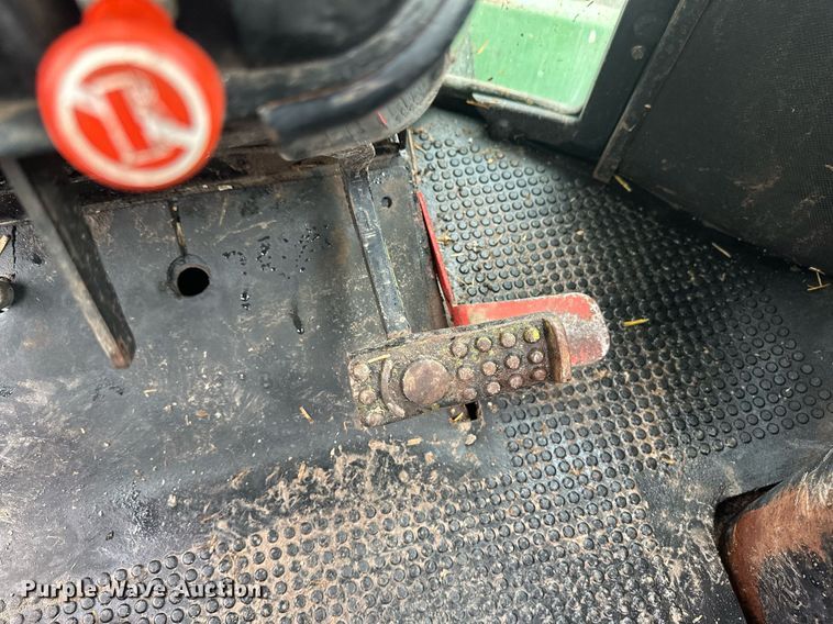 image for item EB2635 1981 John Deere 8640H 4WD tractor