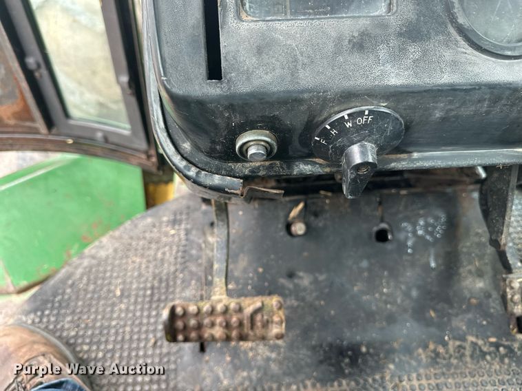 image for item EB2635 1981 John Deere 8640H 4WD tractor