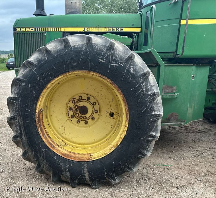 image for item EB2635 1981 John Deere 8640H 4WD tractor