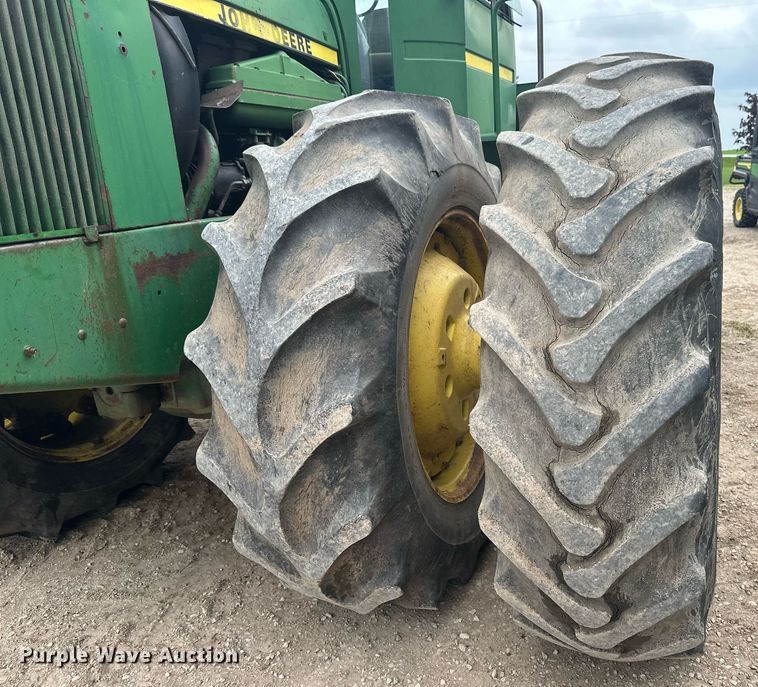 image for item EB2635 1981 John Deere 8640H 4WD tractor