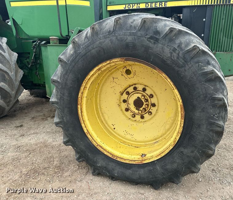 image for item EB2635 1981 John Deere 8640H 4WD tractor