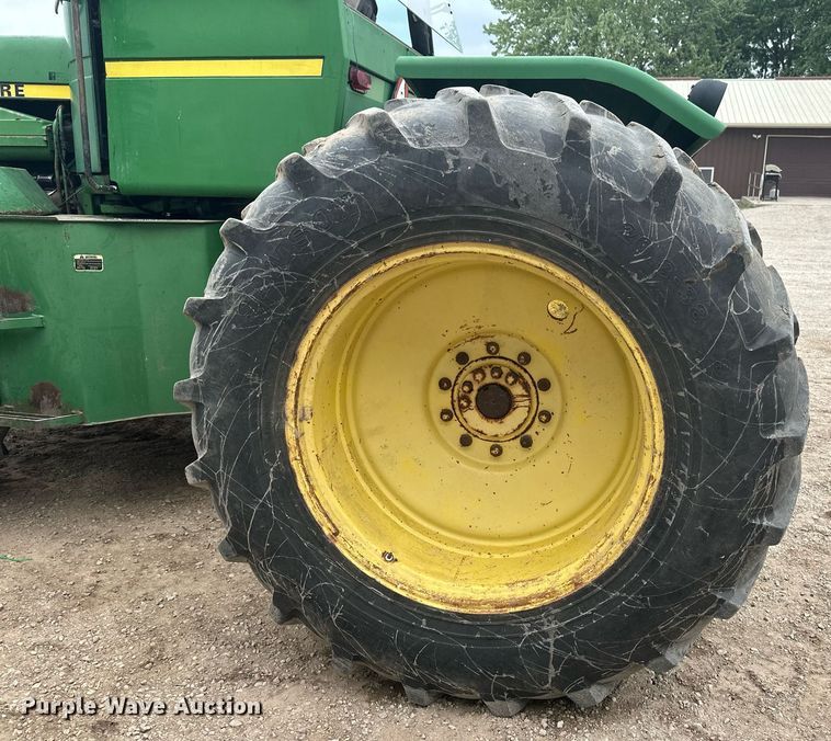image for item EB2635 1981 John Deere 8640H 4WD tractor