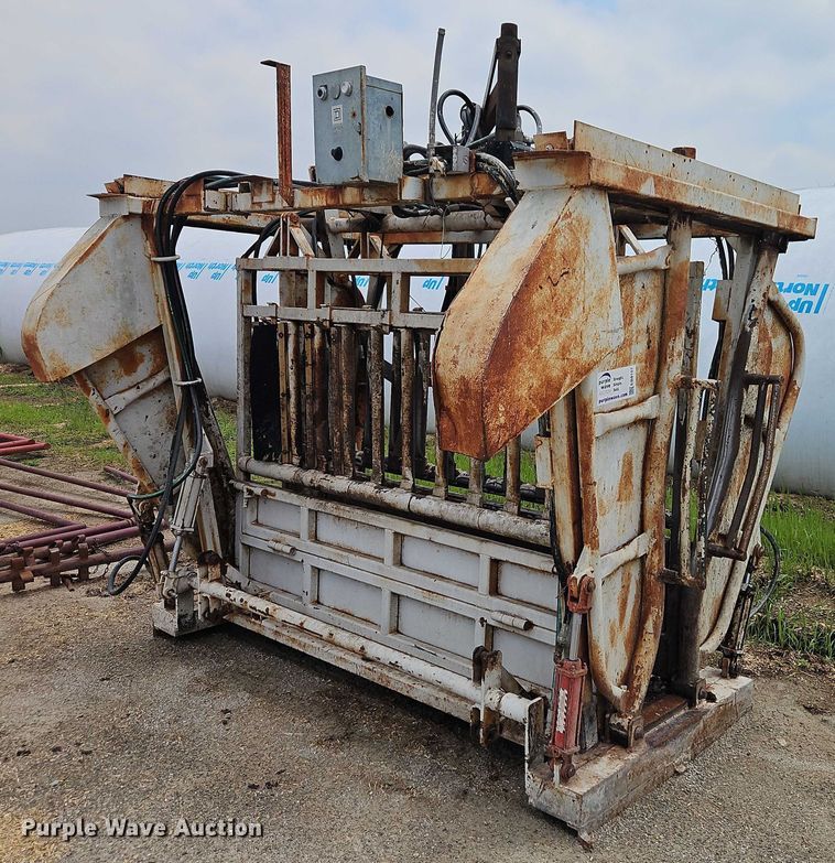 image for item EB8107 Squeeze chute