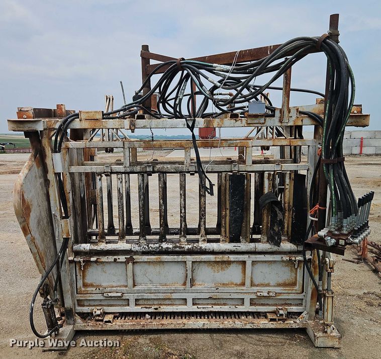 image for item EB8107 Squeeze chute