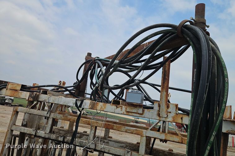 image for item EB8107 Squeeze chute