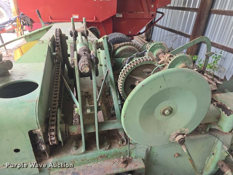 image for item EF3501 John Deere 224WS small square baler