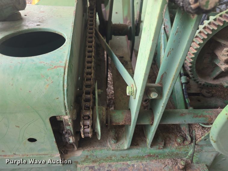 image for item EF3501 John Deere 224WS small square baler