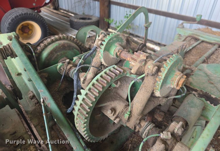 image for item EF3501 John Deere 224WS small square baler