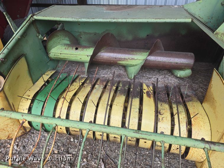 image for item EF3501 John Deere 224WS small square baler