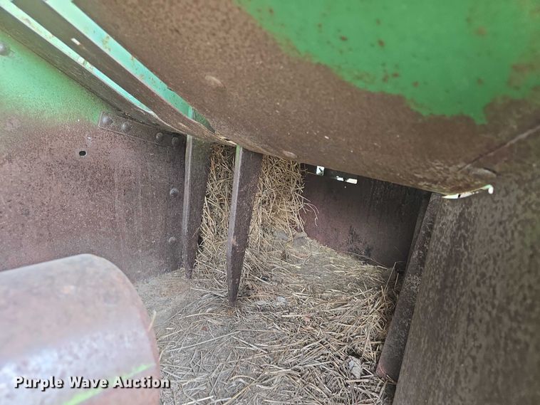 image for item EF3501 John Deere 224WS small square baler