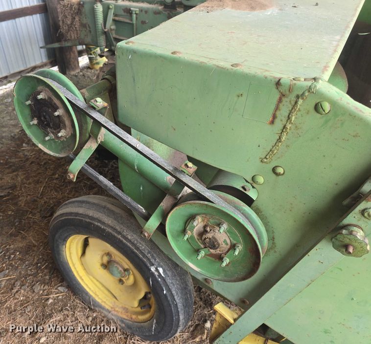 image for item EF3501 John Deere 224WS small square baler