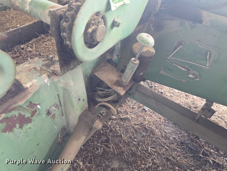 image for item EF3501 John Deere 224WS small square baler