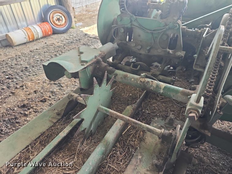 image for item EF3501 John Deere 224WS small square baler