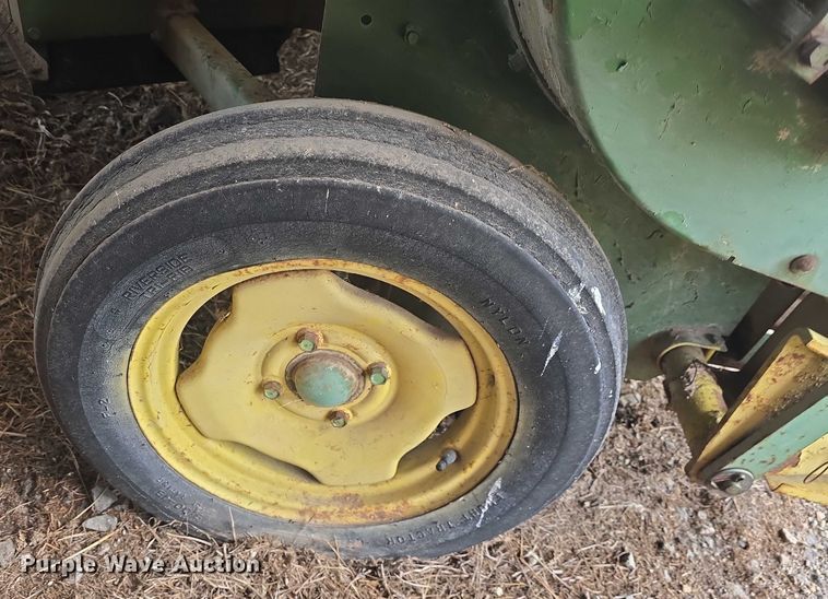 image for item EF3501 John Deere 224WS small square baler