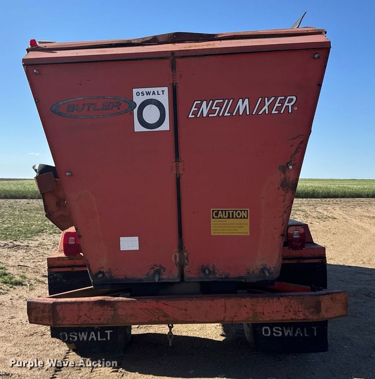 image for item EG6477 1979 Ford 7000 feed delivery truck