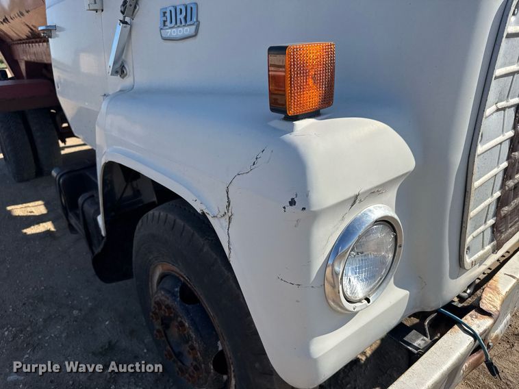 image for item EG6477 1979 Ford 7000 feed delivery truck