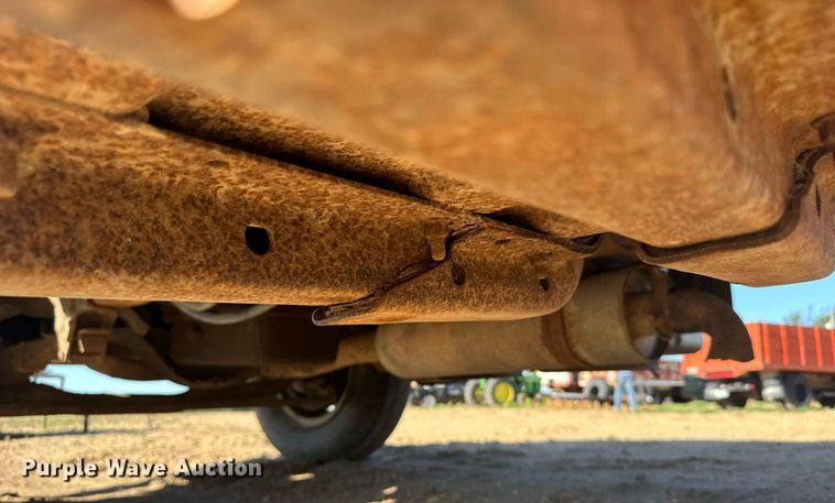 image for item EG6477 1979 Ford 7000 feed delivery truck