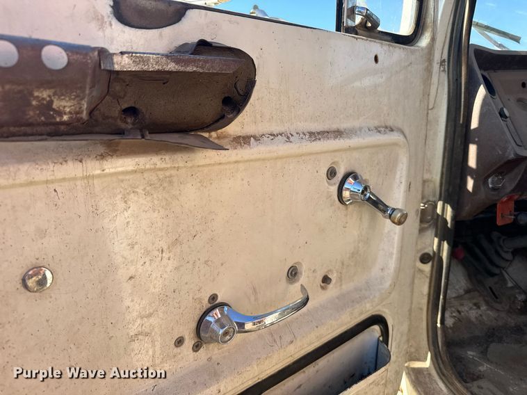 image for item EG6477 1979 Ford 7000 feed delivery truck