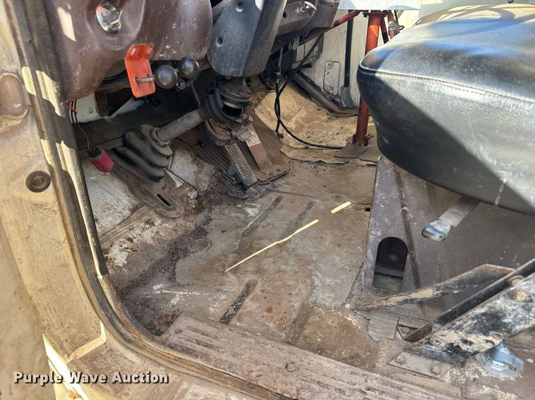 image for item EG6477 1979 Ford 7000 feed delivery truck