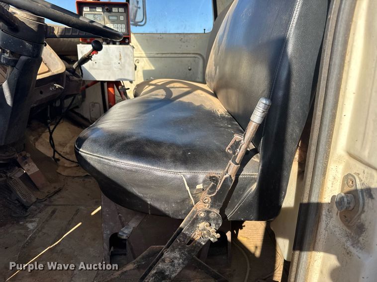 image for item EG6477 1979 Ford 7000 feed delivery truck