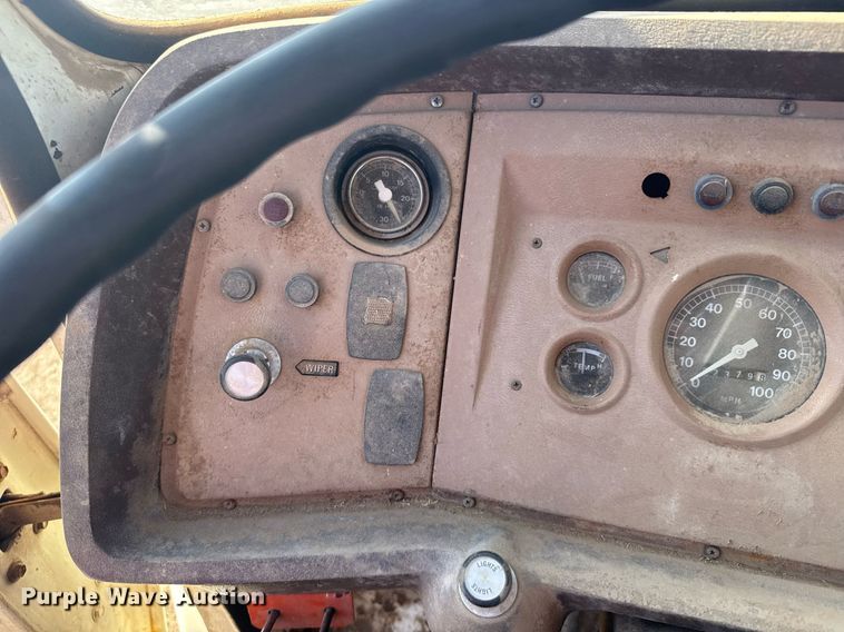 image for item EG6477 1979 Ford 7000 feed delivery truck