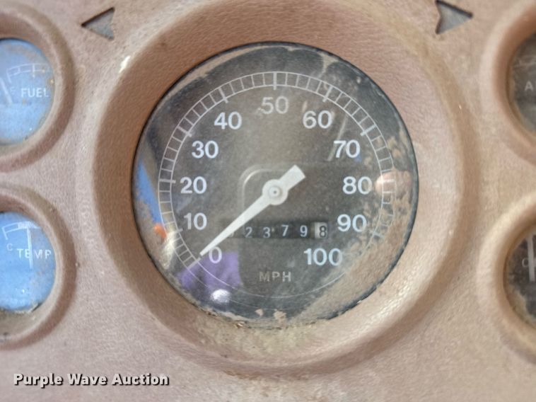 image for item EG6477 1979 Ford 7000 feed delivery truck