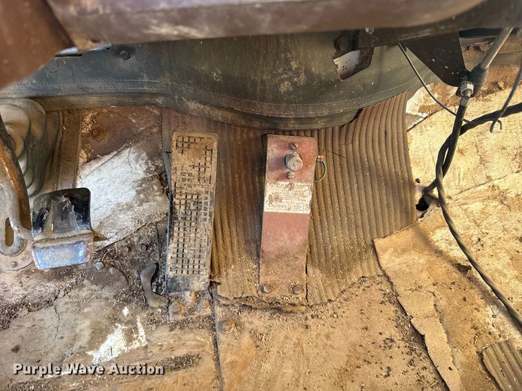 image for item EG6477 1979 Ford 7000 feed delivery truck