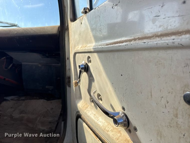 image for item EG6477 1979 Ford 7000 feed delivery truck