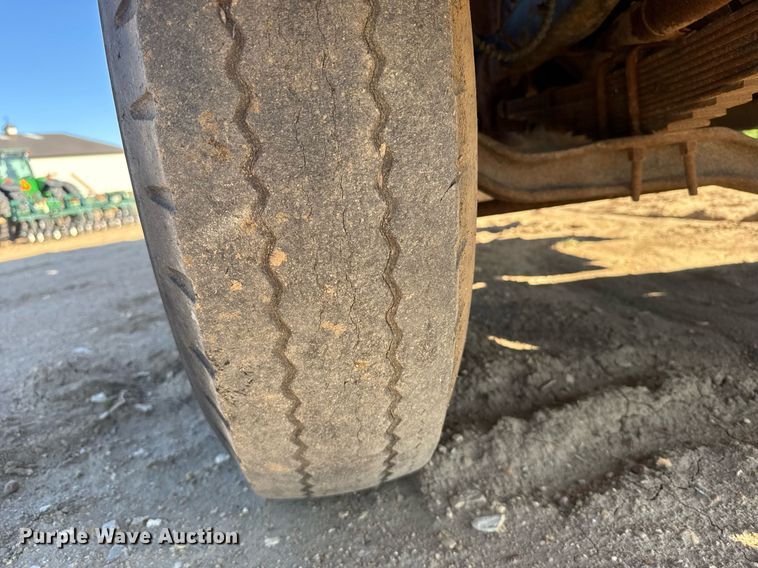 image for item EG6477 1979 Ford 7000 feed delivery truck