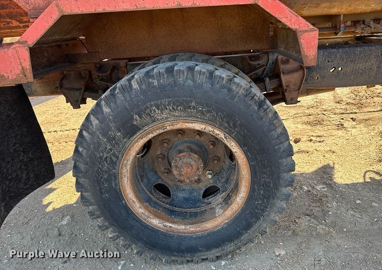 image for item EG6477 1979 Ford 7000 feed delivery truck