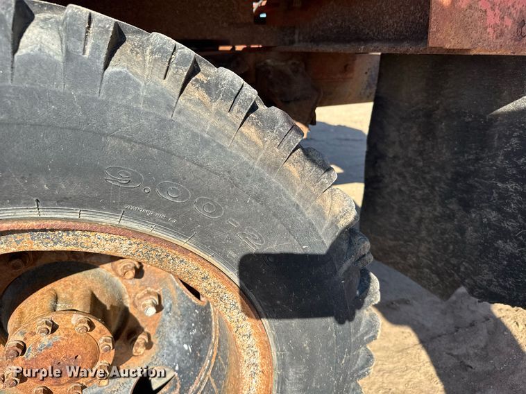 image for item EG6477 1979 Ford 7000 feed delivery truck