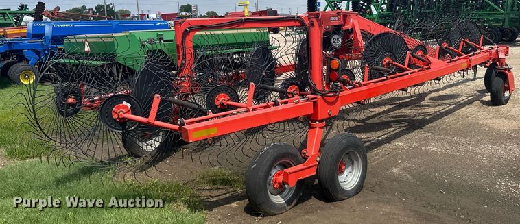 image for item EG6568 Kuhn SR600 GII hay rake