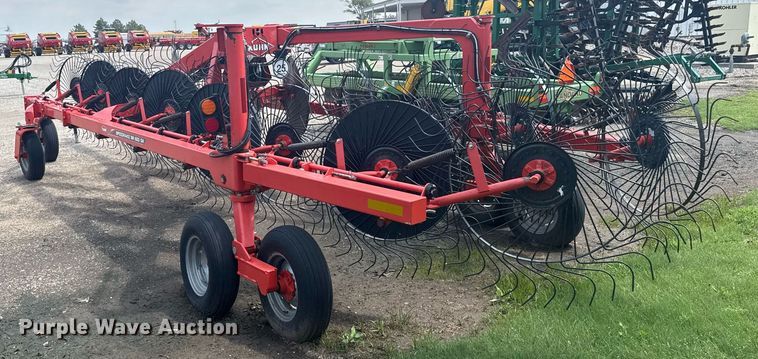 image for item EG6568 Kuhn SR600 GII hay rake