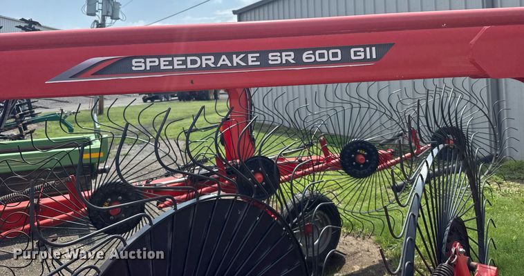 image for item EG6568 Kuhn SR600 GII hay rake