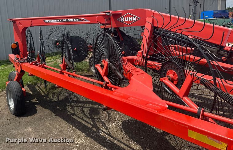 image for item EG6568 Kuhn SR600 GII hay rake