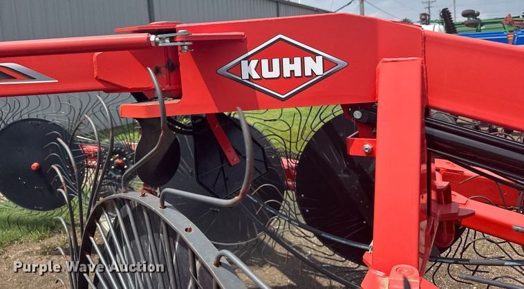 image for item EG6568 Kuhn SR600 GII hay rake